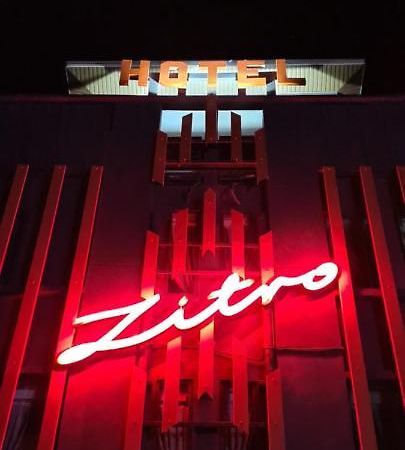 פורט דיקסון Zitro Hotel מראה חיצוני תמונה